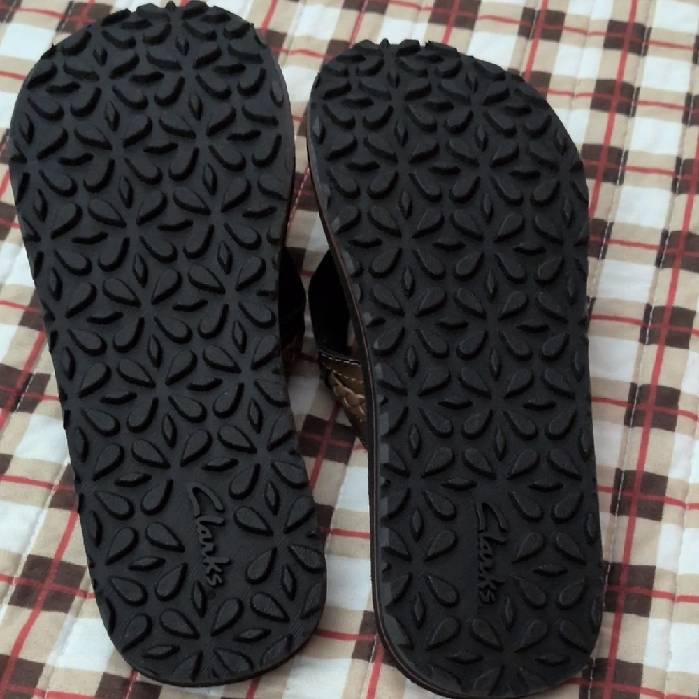 Clarks Brown Braided Leather Flip Sandals. Like New🌞 - Picture 5 of 9